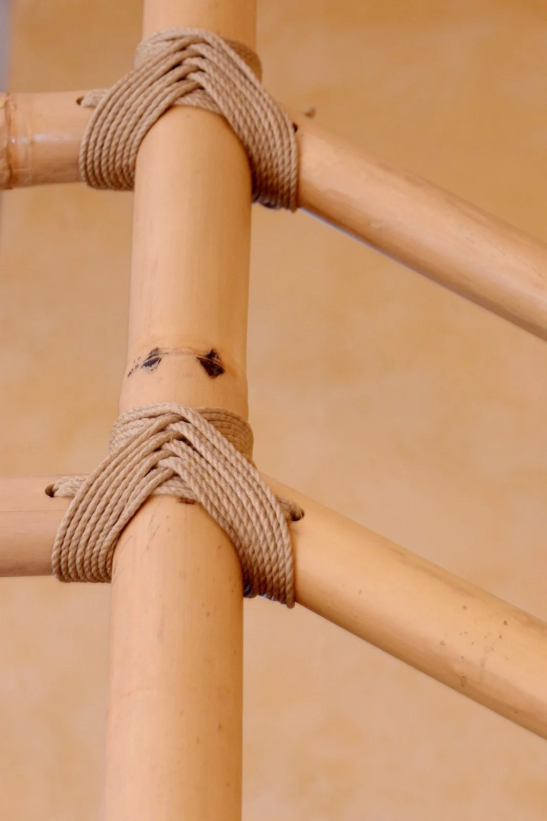 Ligature tressée en corde de chanvre