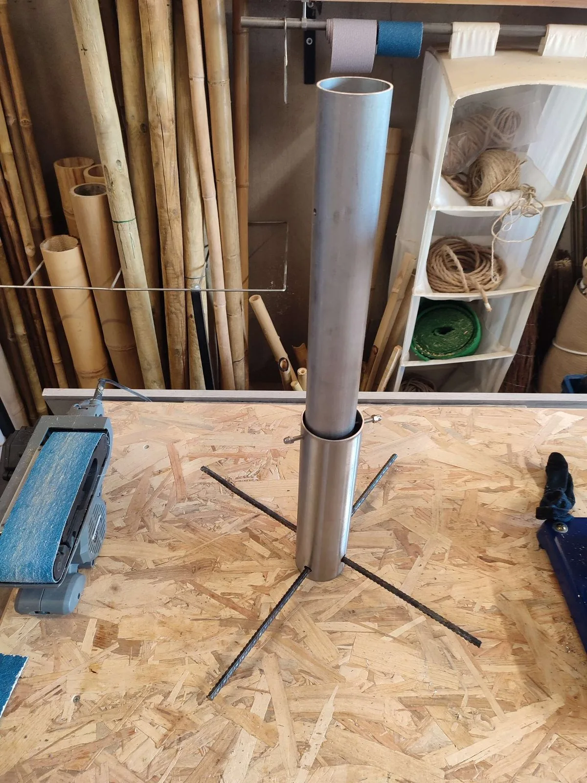 Cannes de bambou à l'atelier