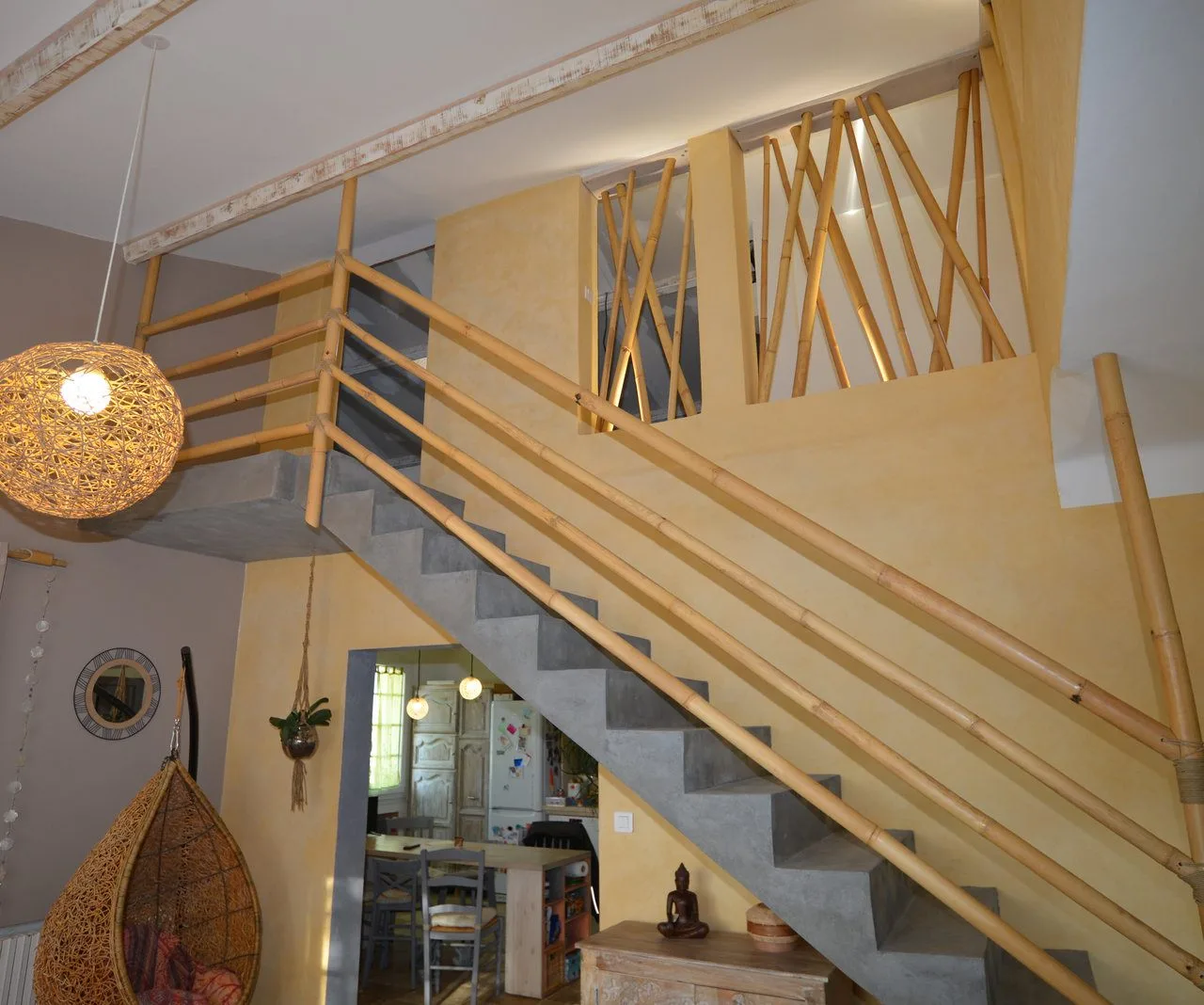 Rambarde d'escalier et garde-corps en bambou réalisés par Toutenbambou