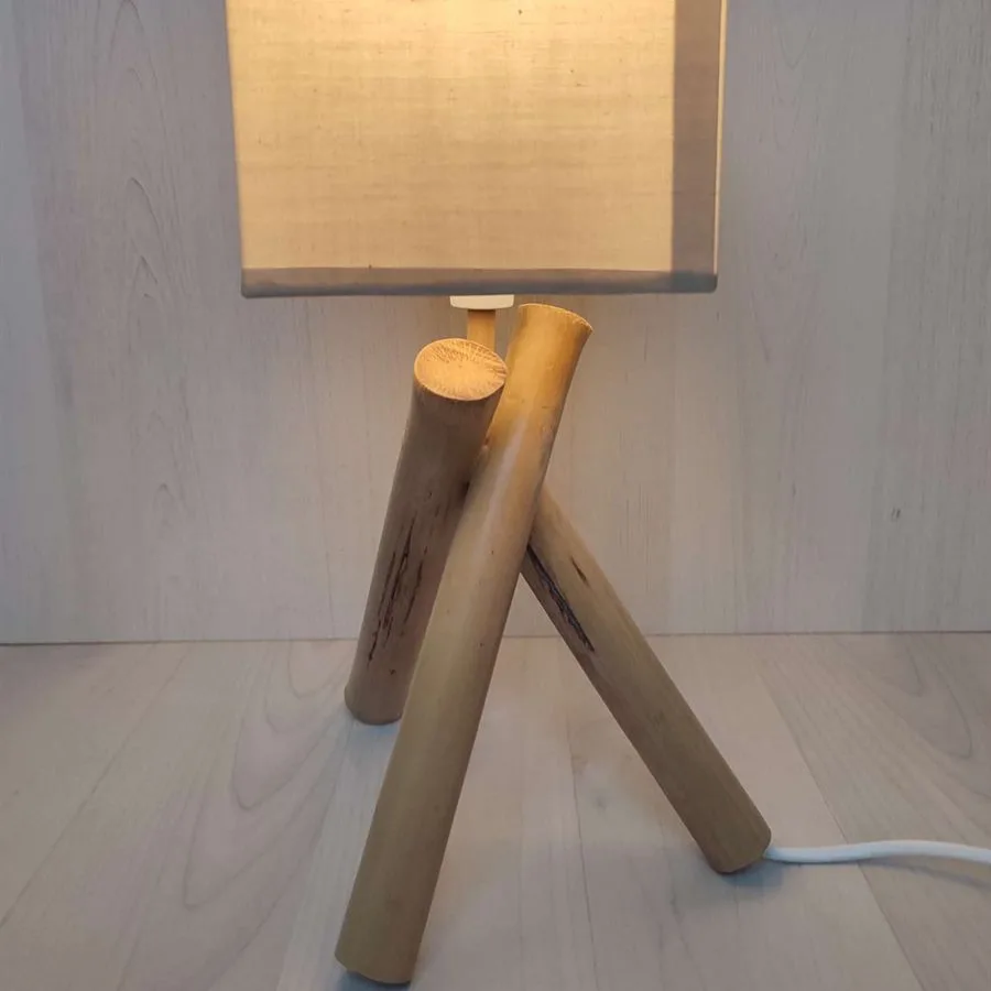 Lampe de chevet trépied en bambou